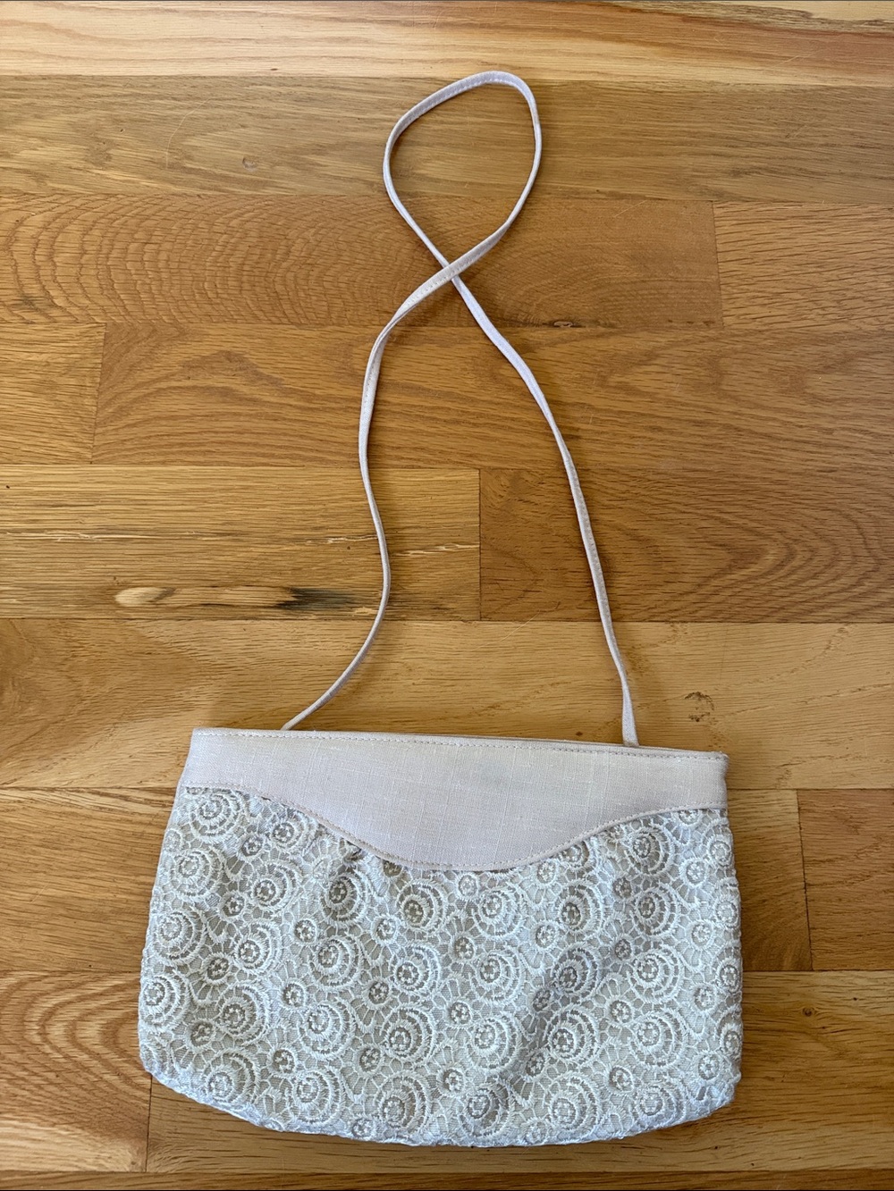 Vintage Purse Bag, Cream with lace-like detailing